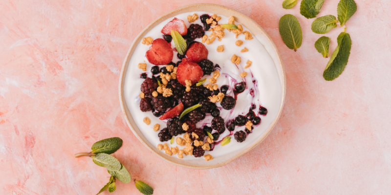 quick greek yogurt with fruit and nuts breakfast