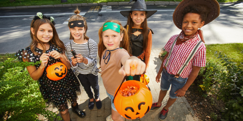 safe halloween stranger awareness tips